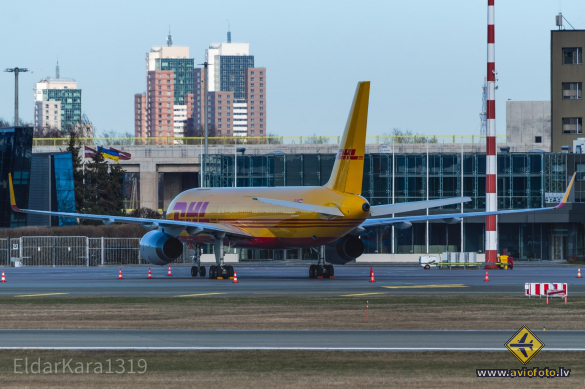 Boeing 757-223(PCF)
